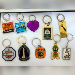 Lot of 10 Vintage keychains